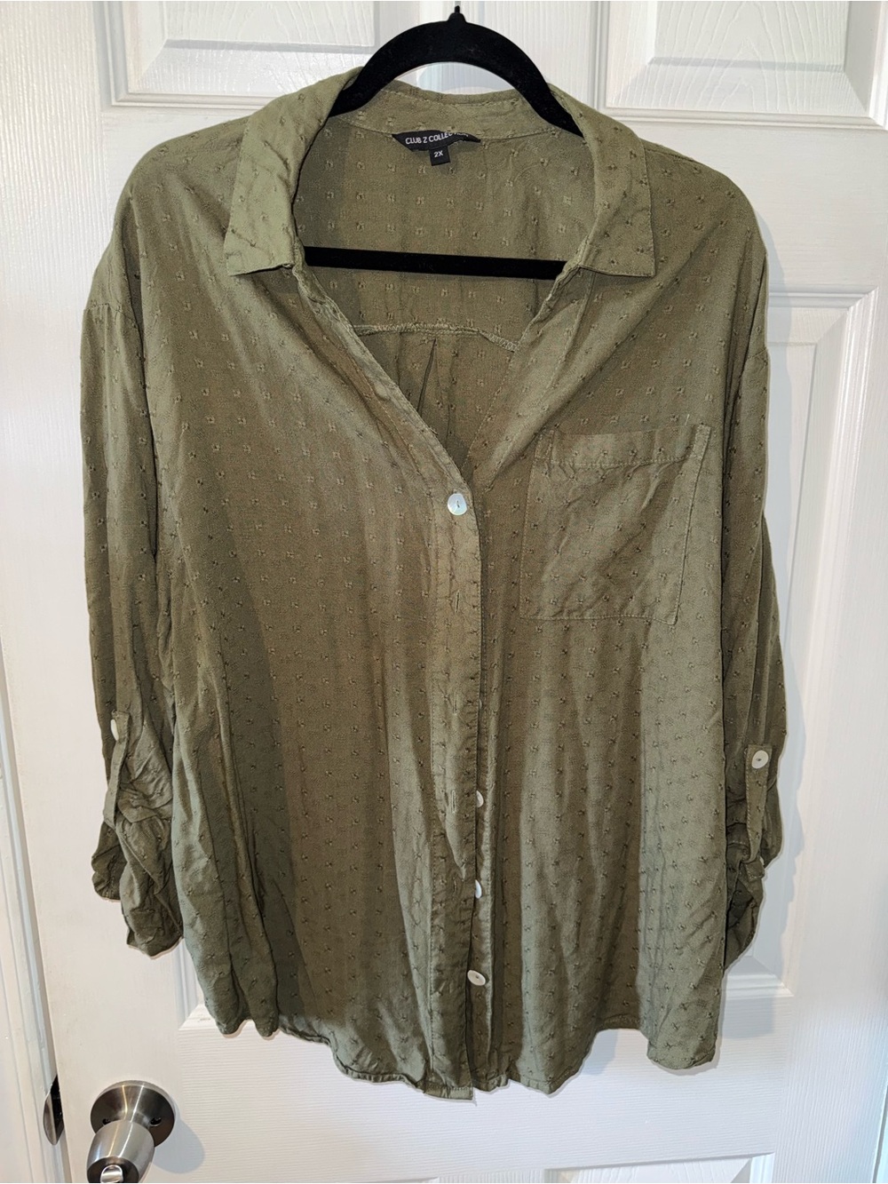 Women’s Club Z Collection 2X button-front shirt olive green Soft lightweight